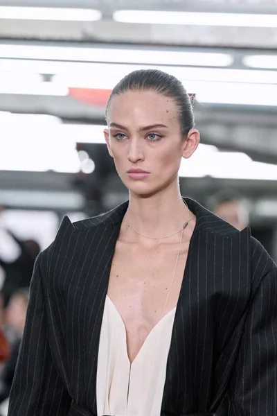 Look 90
